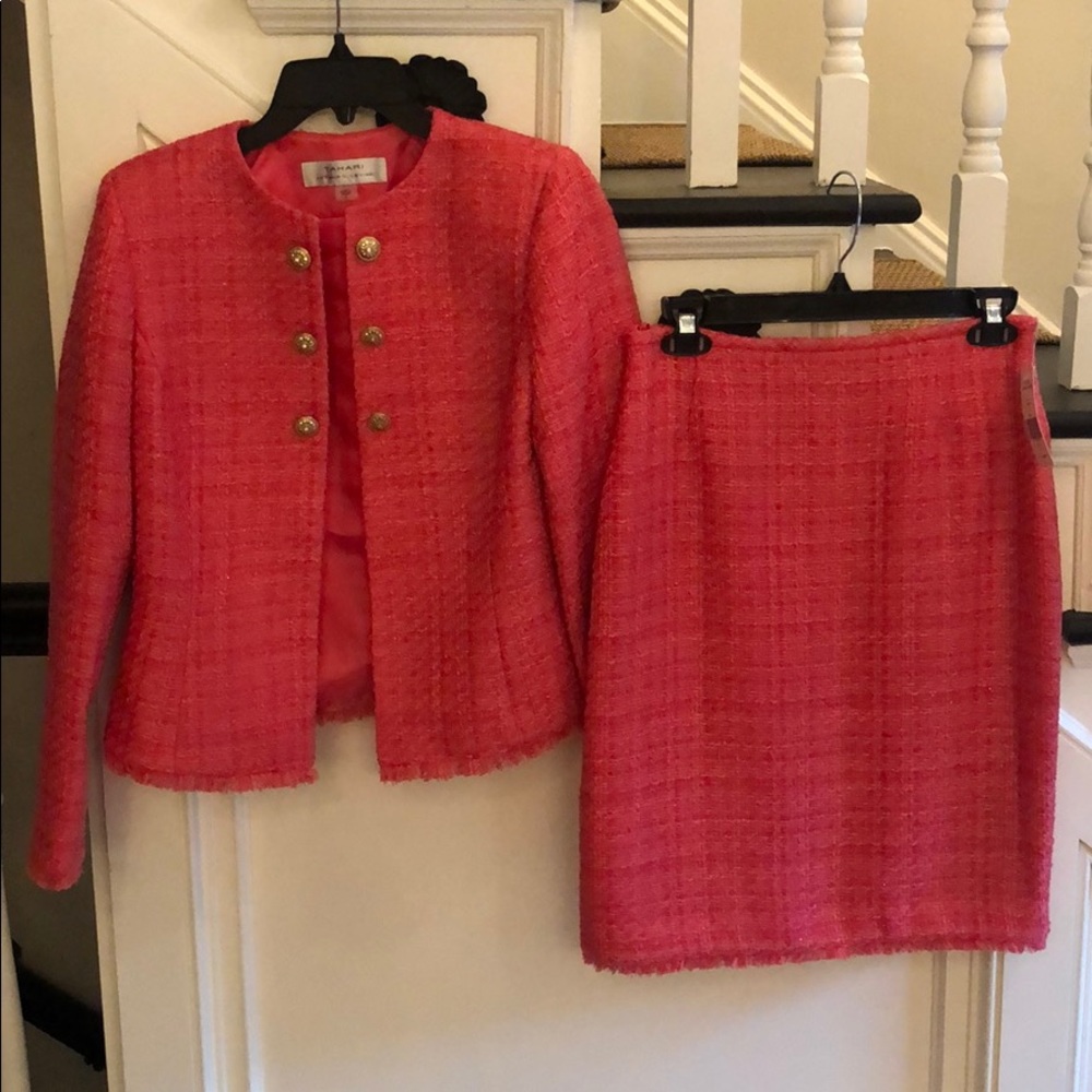 NWT Tahari coral tweed suit set. Size 2.